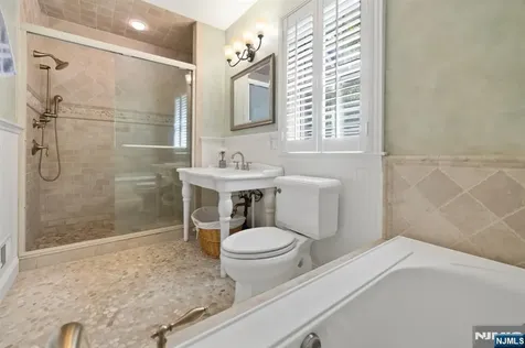 454 Hasbrouck Boulevard Oradell NJ 07649