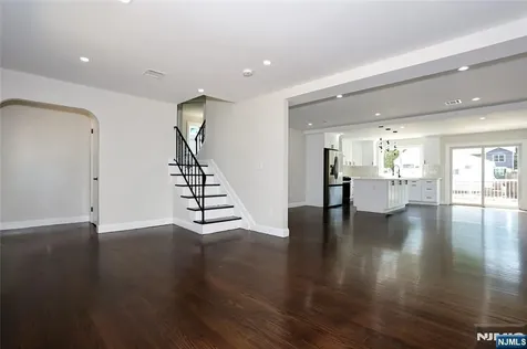 14 Byrne Place Bergenfield NJ 07621