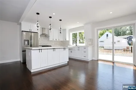 14 Byrne Place Bergenfield NJ 07621
