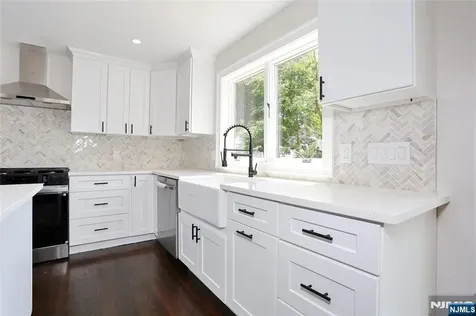 14 Byrne Place Bergenfield NJ 07621