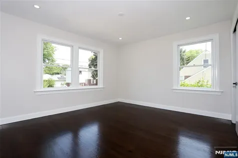 14 Byrne Place Bergenfield NJ 07621
