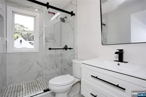 14 Byrne Place Bergenfield NJ 07621