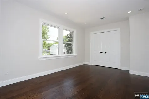 14 Byrne Place Bergenfield NJ 07621