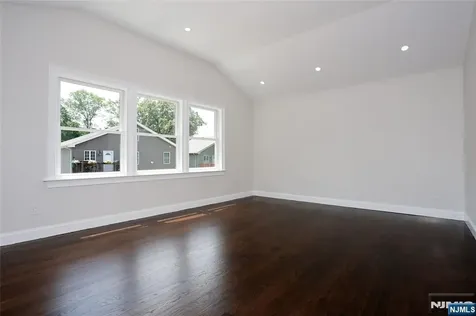 14 Byrne Place Bergenfield NJ 07621