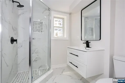 14 Byrne Place Bergenfield NJ 07621