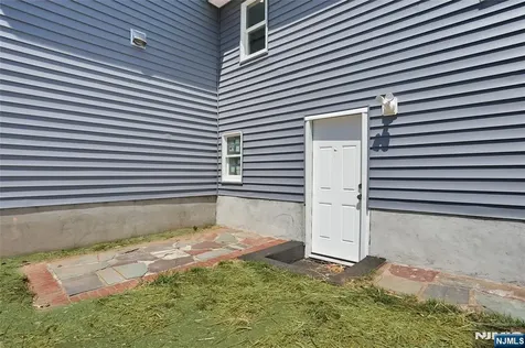 14 Byrne Place Bergenfield NJ 07621