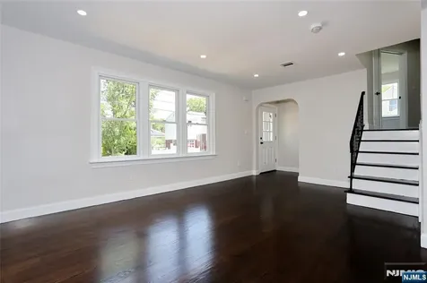 14 Byrne Place Bergenfield NJ 07621