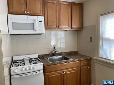 130 Hazelton Street Ridgefield Park NJ 07660