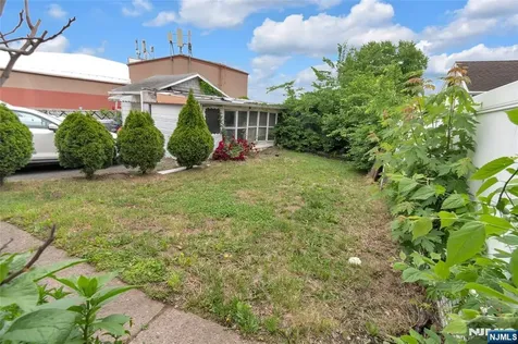 152 Schuyler Avenue North Arlington NJ 07031