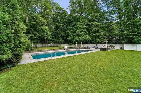 105 Deerhorn Court Upper Saddle River NJ 07458