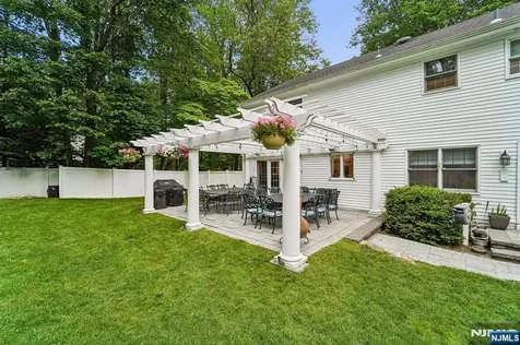 105 Deerhorn Court Upper Saddle River NJ 07458