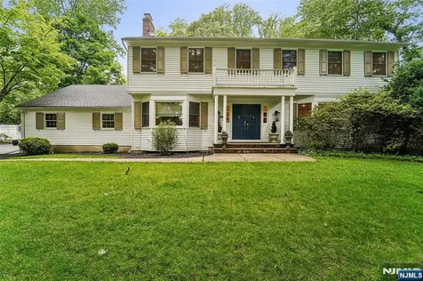 105 Deerhorn Court Upper Saddle River NJ 07458