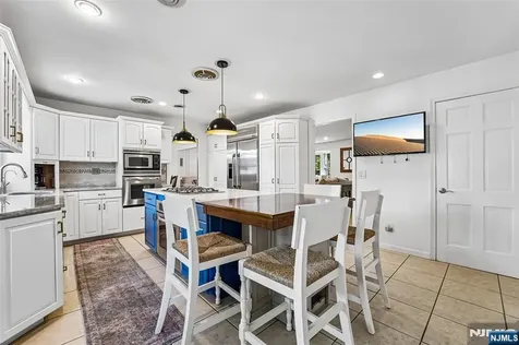 105 Deerhorn Court Upper Saddle River NJ 07458