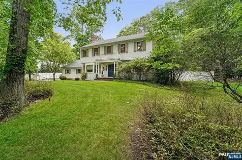 105 Deerhorn Court Upper Saddle River NJ 07458