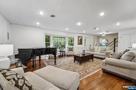 105 Deerhorn Court Upper Saddle River NJ 07458
