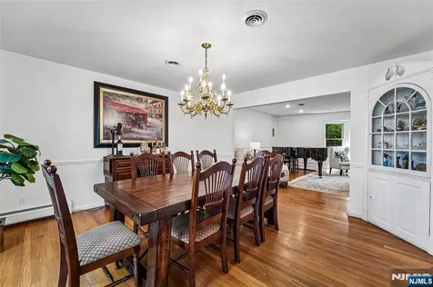 105 Deerhorn Court Upper Saddle River NJ 07458