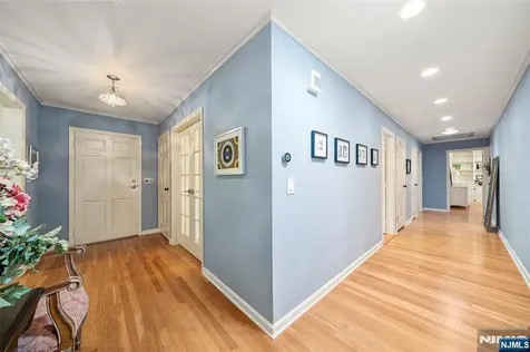 29 Upper Drive Berkeley Heights NJ 07901