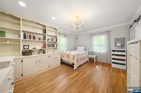 29 Upper Drive Berkeley Heights NJ 07901
