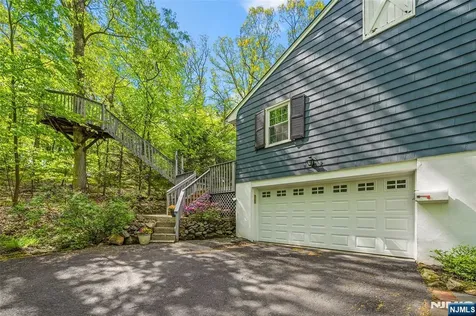 29 Upper Drive Berkeley Heights NJ 07901