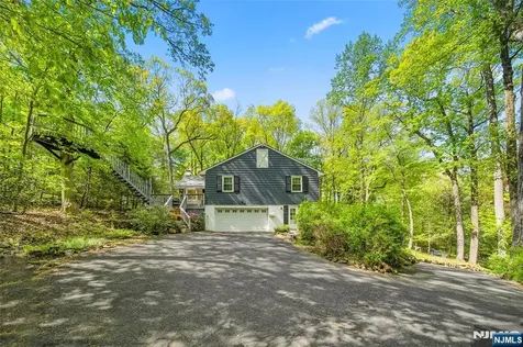 29 Upper Drive Berkeley Heights NJ 07901