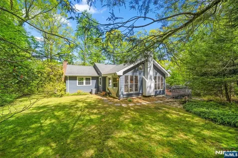 29 Upper Drive Berkeley Heights NJ 07901