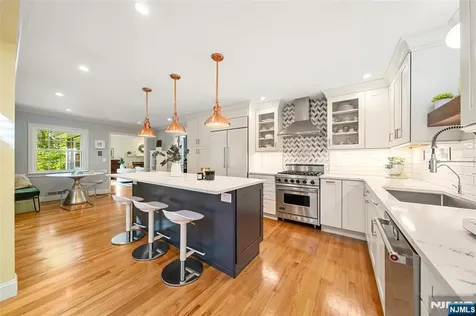 29 Upper Drive Berkeley Heights NJ 07901