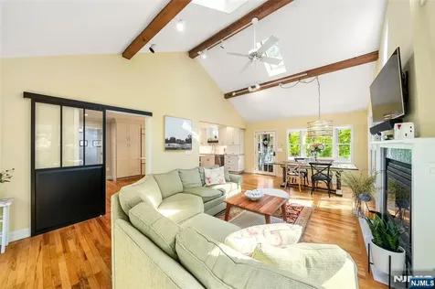 29 Upper Drive Berkeley Heights NJ 07901