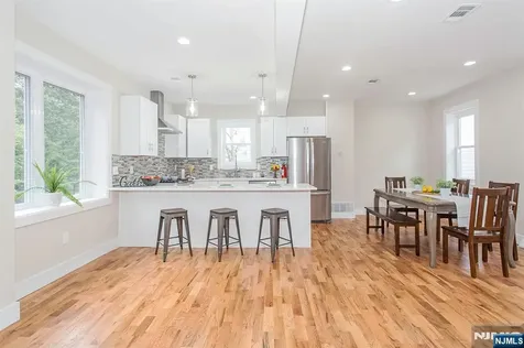 2389 3rd Street Fort Lee NJ 07024
