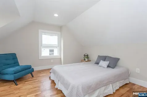 2389 3rd Street Fort Lee NJ 07024