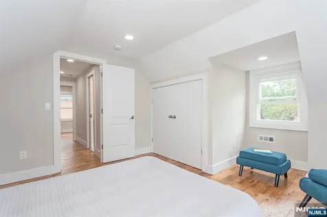 2389 3rd Street Fort Lee NJ 07024