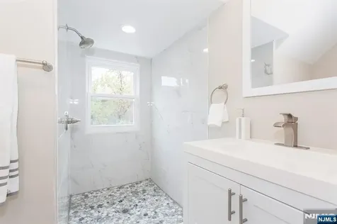 2389 3rd Street Fort Lee NJ 07024