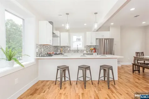 2389 3rd Street Fort Lee NJ 07024