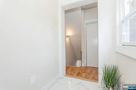 2389 3rd Street Fort Lee NJ 07024