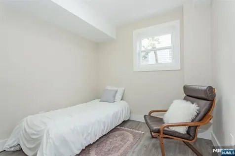 2389 3rd Street Fort Lee NJ 07024