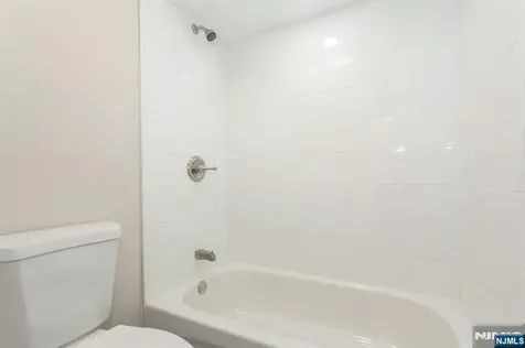 2389 3rd Street Fort Lee NJ 07024
