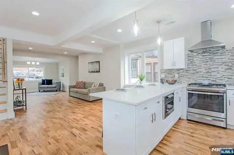 2389 3rd Street Fort Lee NJ 07024