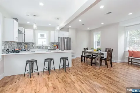 2389 3rd Street Fort Lee NJ 07024