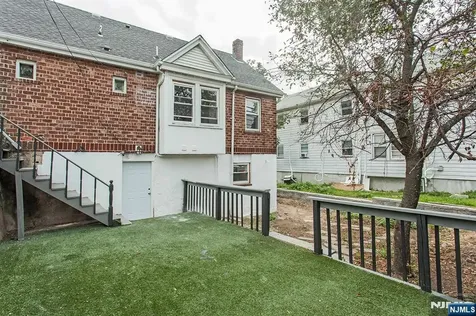 2389 3rd Street Fort Lee NJ 07024