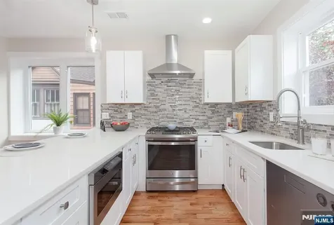 2389 3rd Street Fort Lee NJ 07024