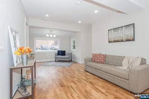 2389 3rd Street Fort Lee NJ 07024