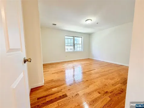 135 38th Street Union City NJ 07087