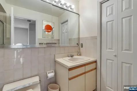 125 Roosevelt Place Palisades Park NJ 07650