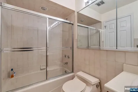 125 Roosevelt Place Palisades Park NJ 07650