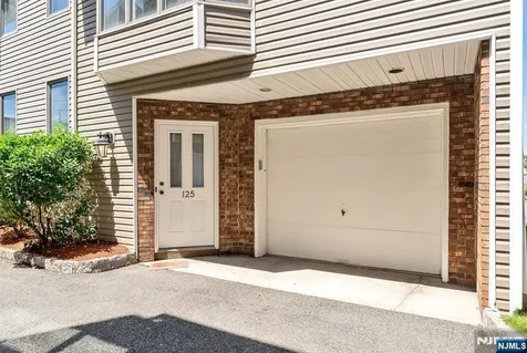 125 Roosevelt Place Palisades Park NJ 07650