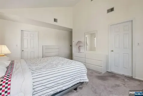125 Roosevelt Place Palisades Park NJ 07650