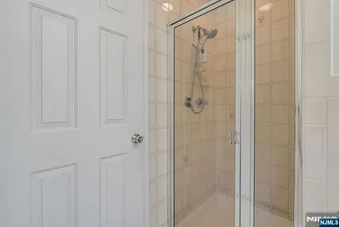 125 Roosevelt Place Palisades Park NJ 07650