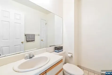 125 Roosevelt Place Palisades Park NJ 07650