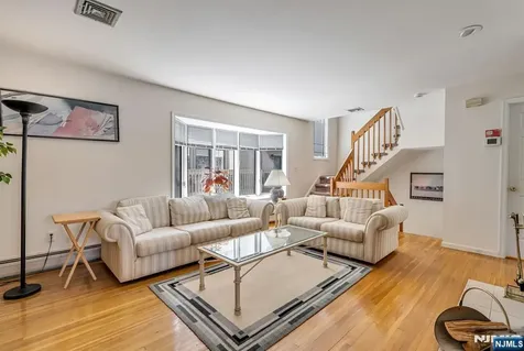 125 Roosevelt Place Palisades Park NJ 07650