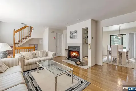 125 Roosevelt Place Palisades Park NJ 07650