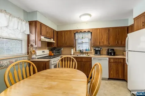 567 Fern Avenue Lyndhurst NJ 07071